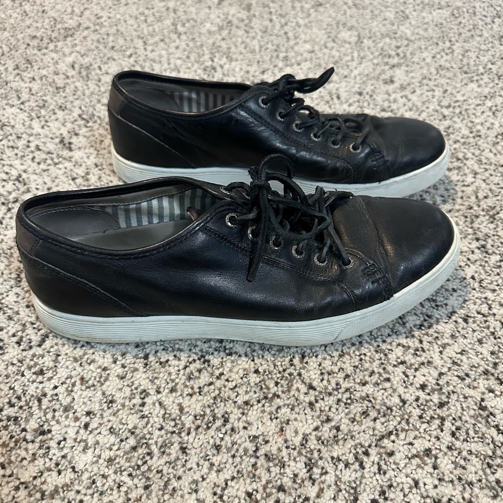 Men’s Sperry Top-Sider Black Leather Sneakers with White Soles size 10.5.